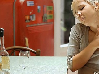 Drunk blond uses a bottle to explore her cookie